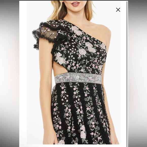 Mac DUGGAL Floral Embroidered One-Shoulder Gown - Picture 3 of 14